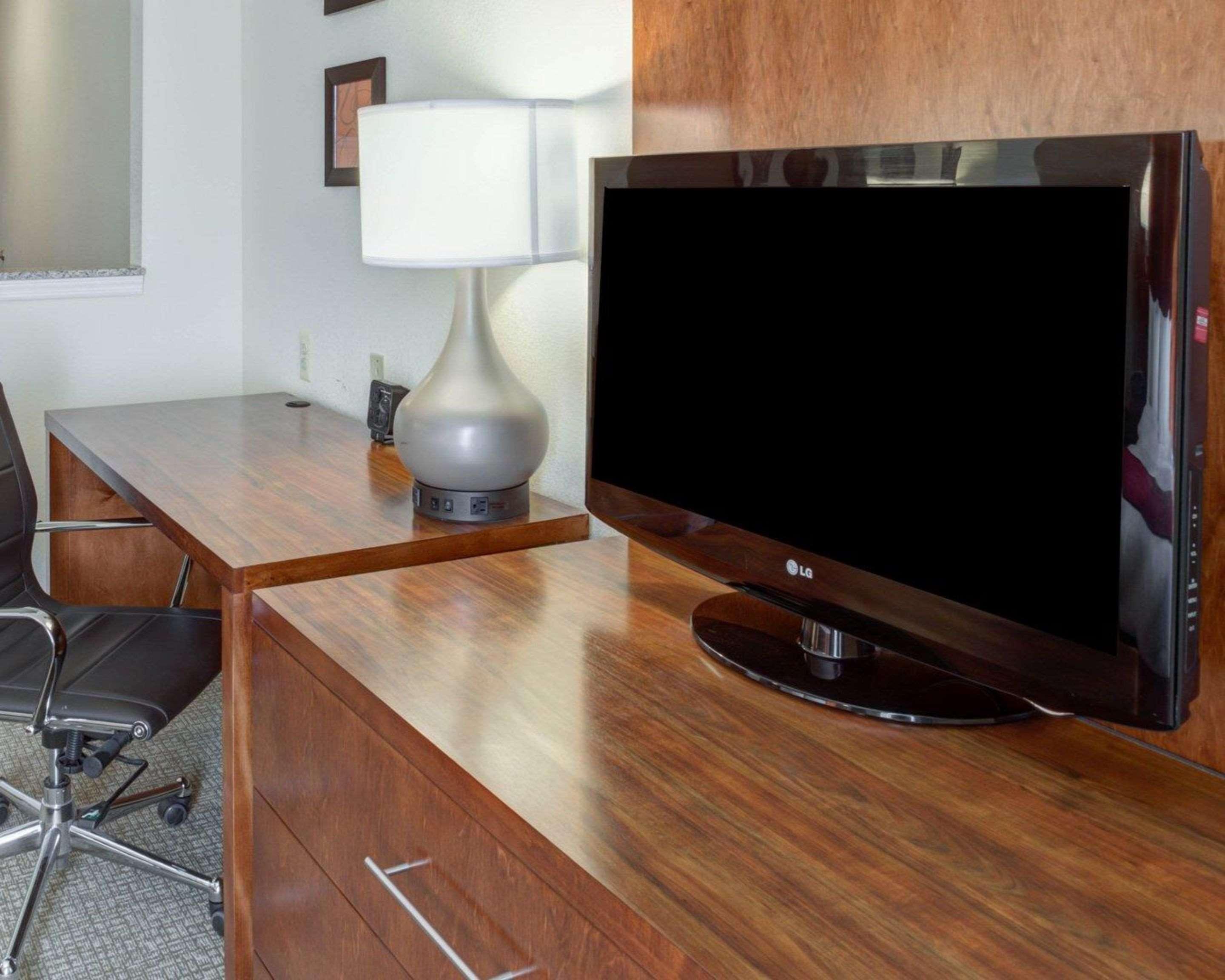 Comfort Suites Newark - Harrison Dış mekan fotoğraf