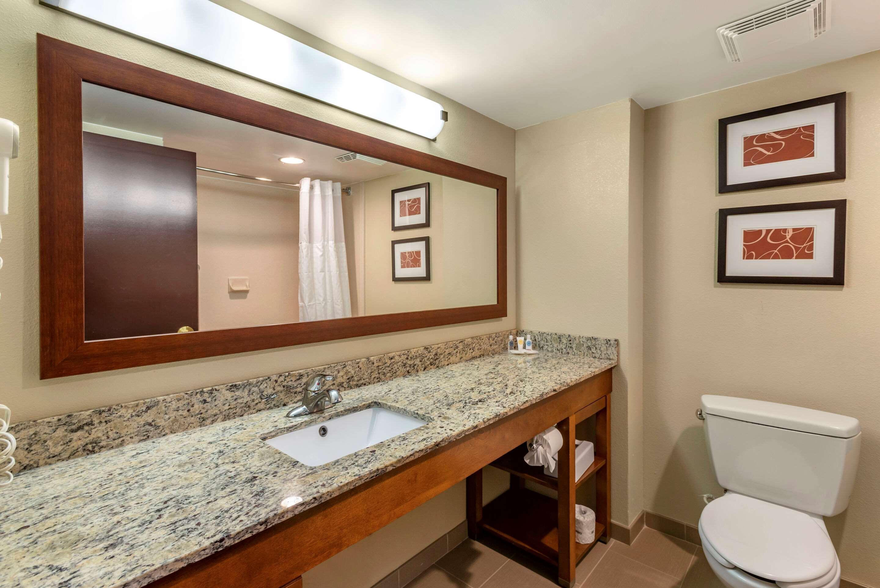 Comfort Suites Newark - Harrison Dış mekan fotoğraf